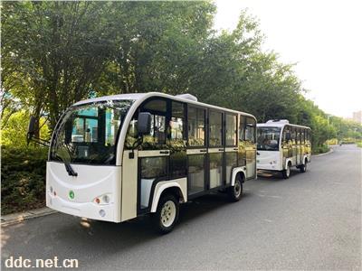  封闭式电动观光车